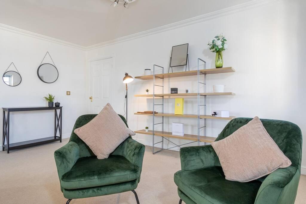 3 Bed Duplex In - Sleeps 6 *