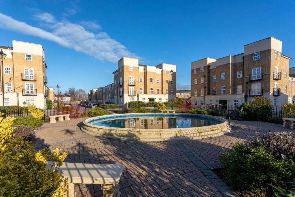 Apartment 3 Bed Duplex In - Sleeps 6 *